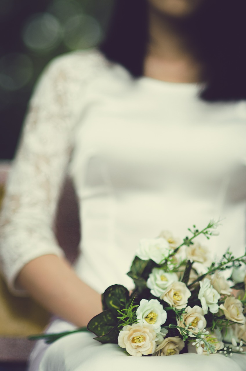Valdi salon sukien ślubnych. Skromne sukienki ślubne – suknie ślubne proste skromne krótkie