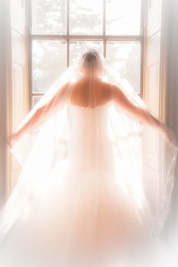 Salon sukien ślubnych Venus. Ciążowa moda ślubna – suknie ślubne ciążowe krótkie