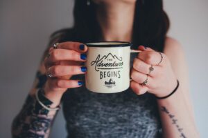 Pielęgnacja dłoni i manicure hybrydowy