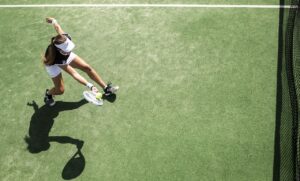 5 powodów, dla których warto trenować tenis ziemny