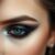 Makijaż smoky eyes – jak osiągnąć efekt przydymionych oczu?